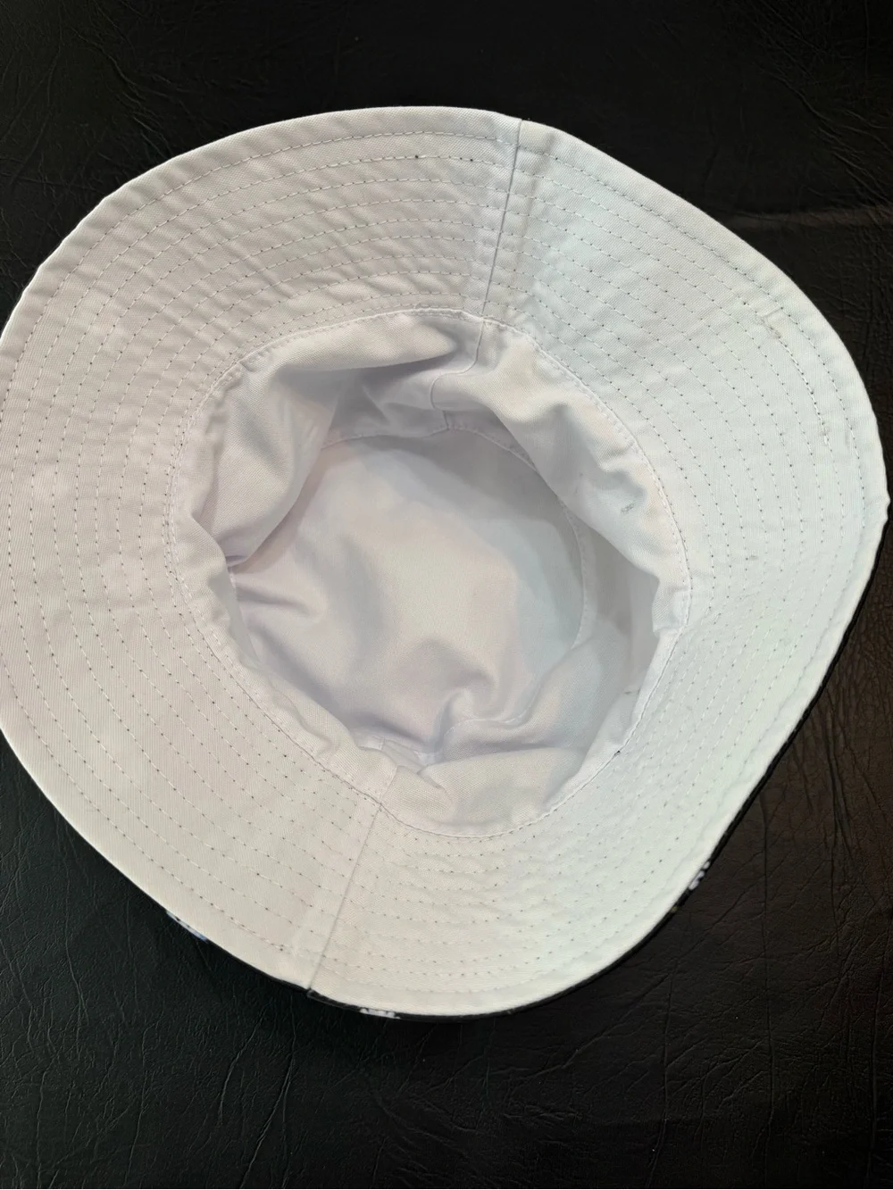 NWT Alice + Olivia Black Daisy Reversible Bucket Hat OS Whimsygoth Cottagecore